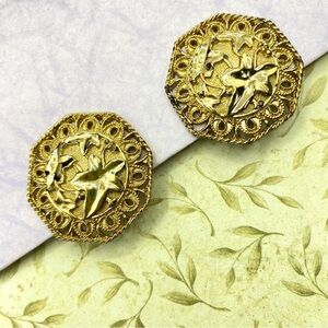 AVON Barrera Gold Tone Leaves Clip-on Earrings Jose Maria Barrera For AVON 1989